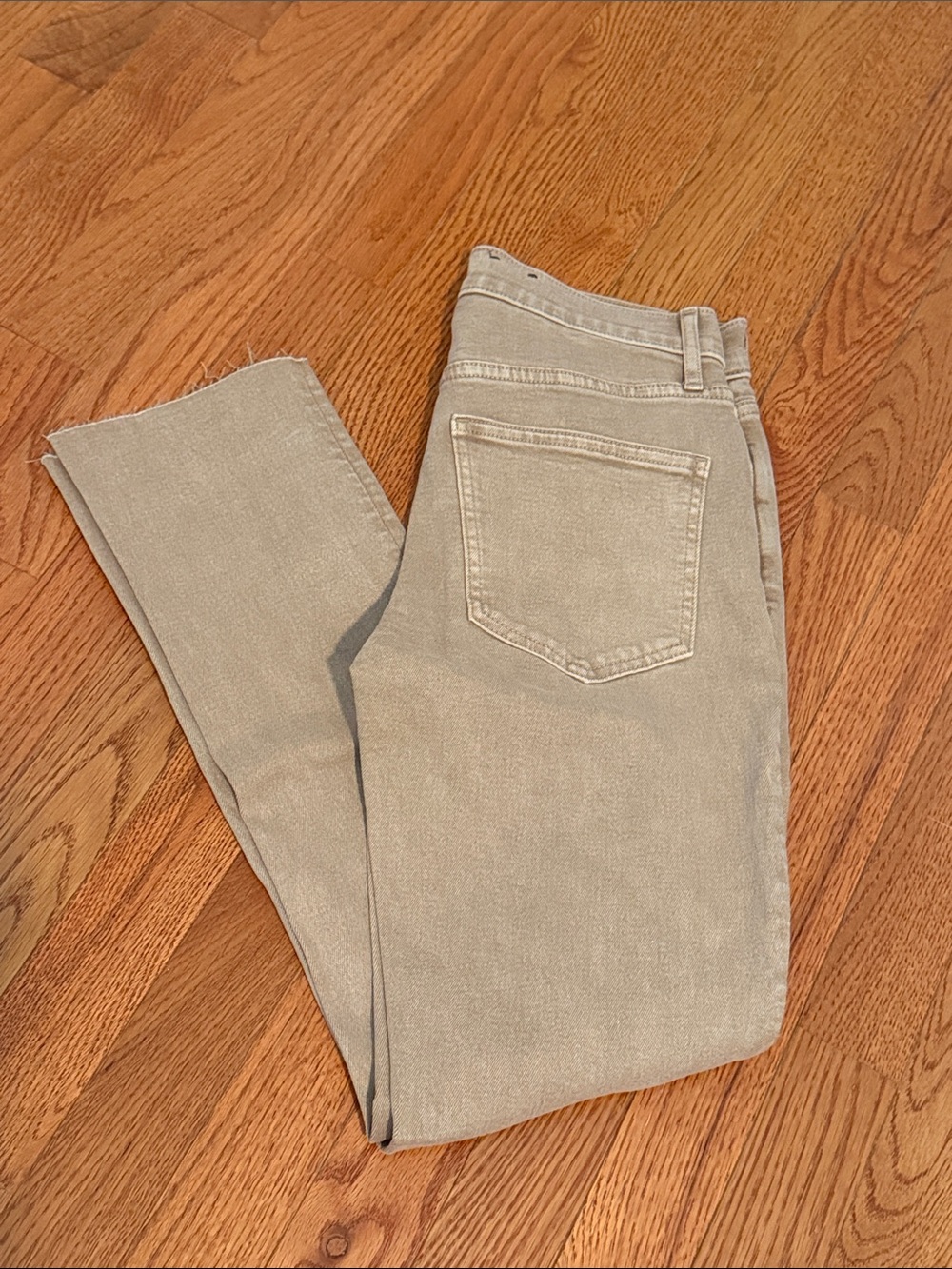 NWOT Gap Women’s High-Rise Slim Jeans in Light Taupe - size 25